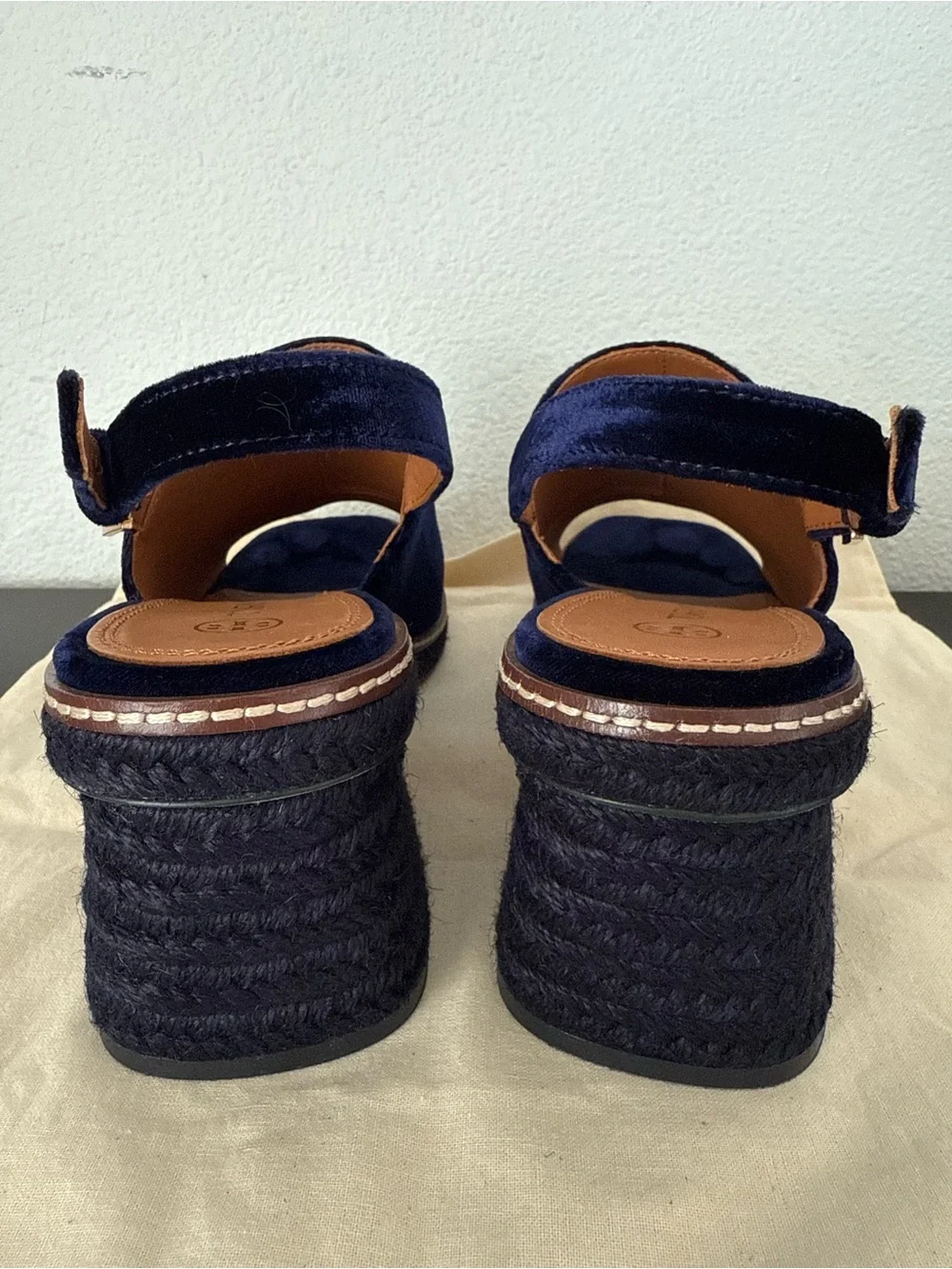 EUC Tory Burch Navy Royal Blue Velvet Slingback Block Heel Espadrille Sandals